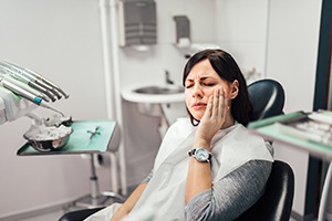 Woman with tooth pain