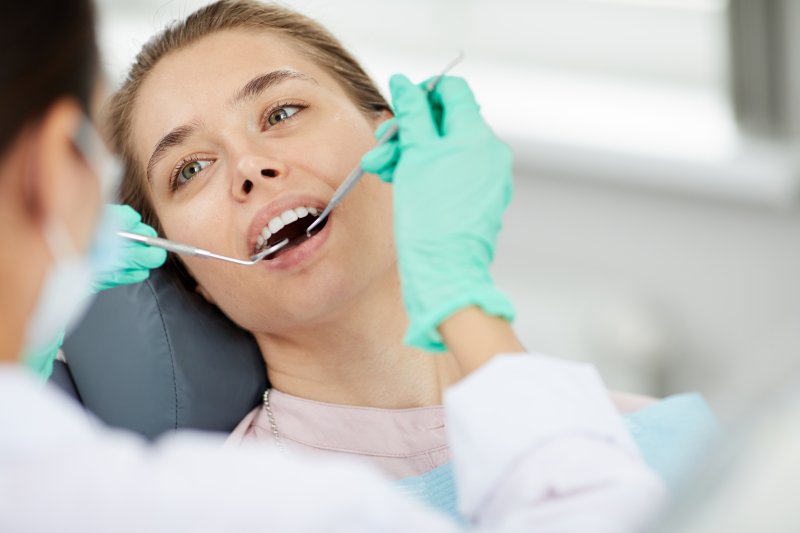 woman getting a dental checkup in Springfield